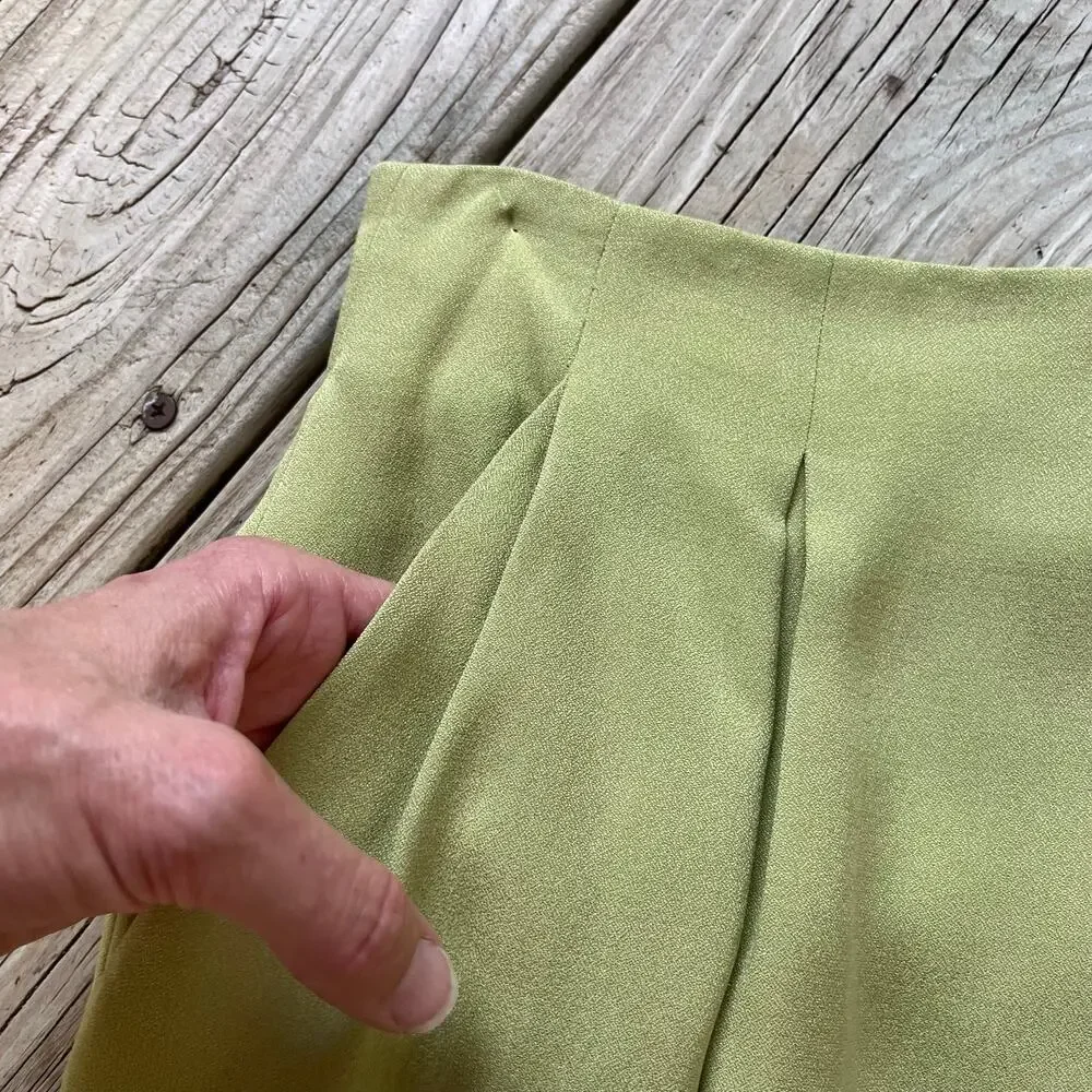 Dana Buchman Women's Vintage 100% Silk Chartreuse Skirt Size 6. NEW!